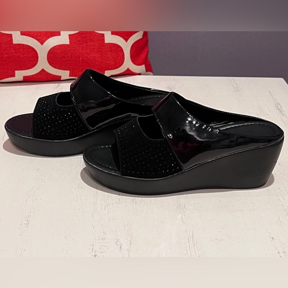 NWOT - Black Patent Leather Mule Sandals with Black Rhinestone Accents - Picture 3 of 8